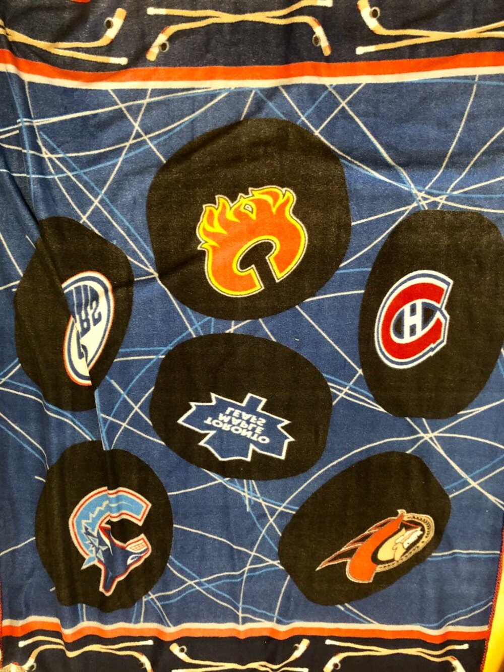 Vintage NHL Fleece Throw Canadian Teams Blanket Nemcor Rare 90s/00s Hockey Decor - Picture 4 of 9